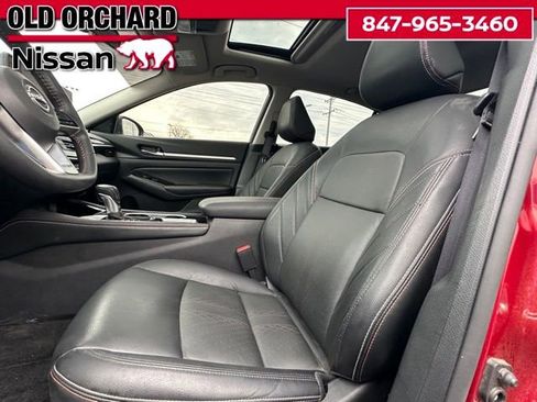 Used 2024 Nissan Altima 2.5 SR w/ SR Premium Package image 12