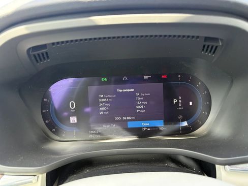 Used 2022 Volvo XC60 B5 Momentum w/ Advanced Package image 17