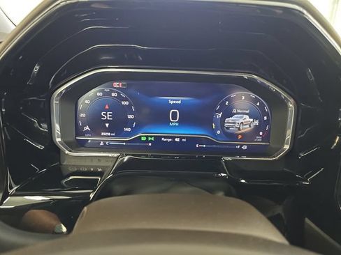 Certified 2024 Chevrolet Silverado 1500 LTZ AWD/4WD image 18