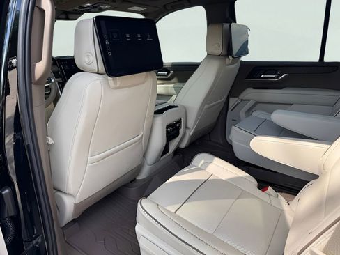 New 2026 GMC Yukon Denali AWD/4WD image 17