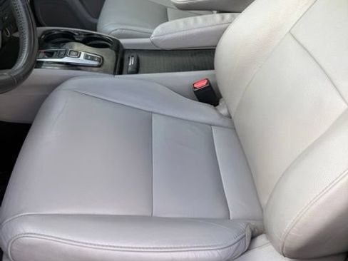 Used 2017 Honda Pilot Touring image 12