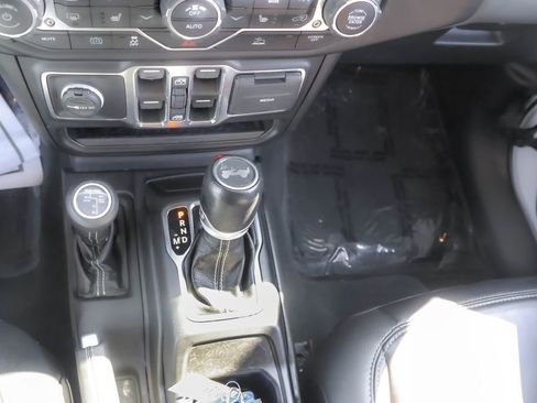 Used 2022 Jeep Wrangler Unlimited Sahara w/ Cold Weather Group image 24