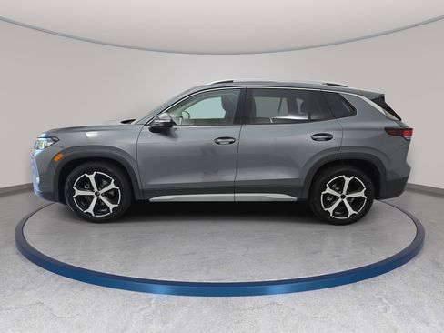 New 2026 Volkswagen Tiguan SE FWD image 8
