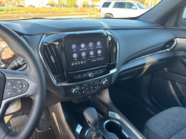 Used 2023 Chevrolet Traverse LT w/ Rear Camera Mirror Package AWD/4WD image 18