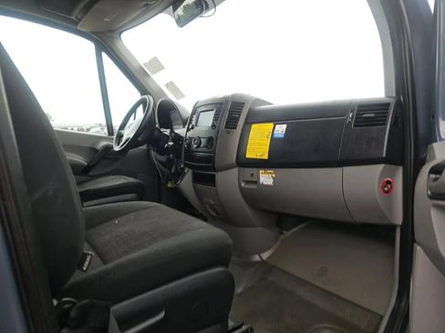 Used 2018 Mercedes-Benz Sprinter 2500 image 5