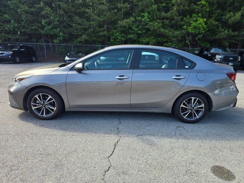 Used 2023 Kia Forte LXS FWD image 4