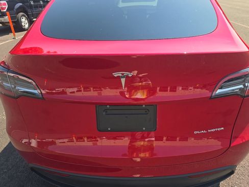 Used 2023 Tesla Model Y Long Range AWD/4WD image 19