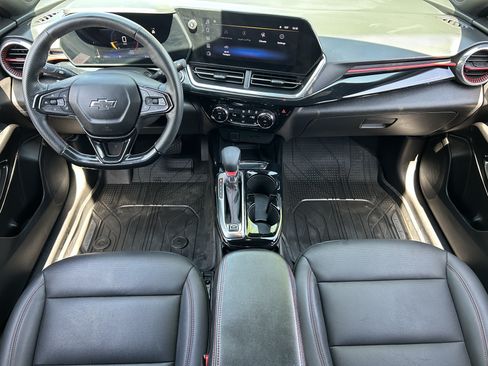 Used 2024 Chevrolet Trax RS w/ Sunroof Package FWD image 13