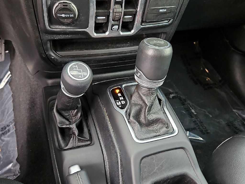 Used 2021 Jeep Wrangler Unlimited Sahara AWD/4WD image 15