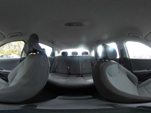 Used 2025 Kia K4 LXS image 41