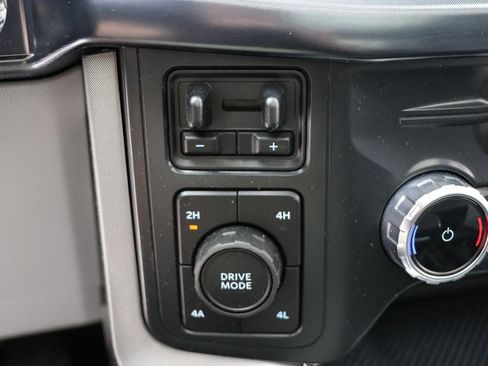 Used 2022 Ford F150 Limited image 25