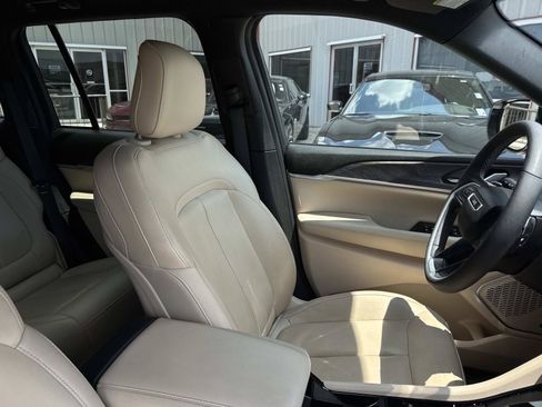 Used 2023 Jeep Grand Cherokee Limited RWD image 10