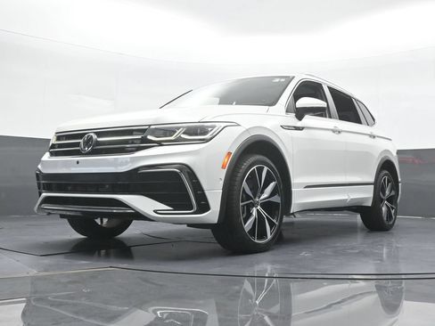 Used 2023 Volkswagen Tiguan SEL R-Line AWD/4WD image 64