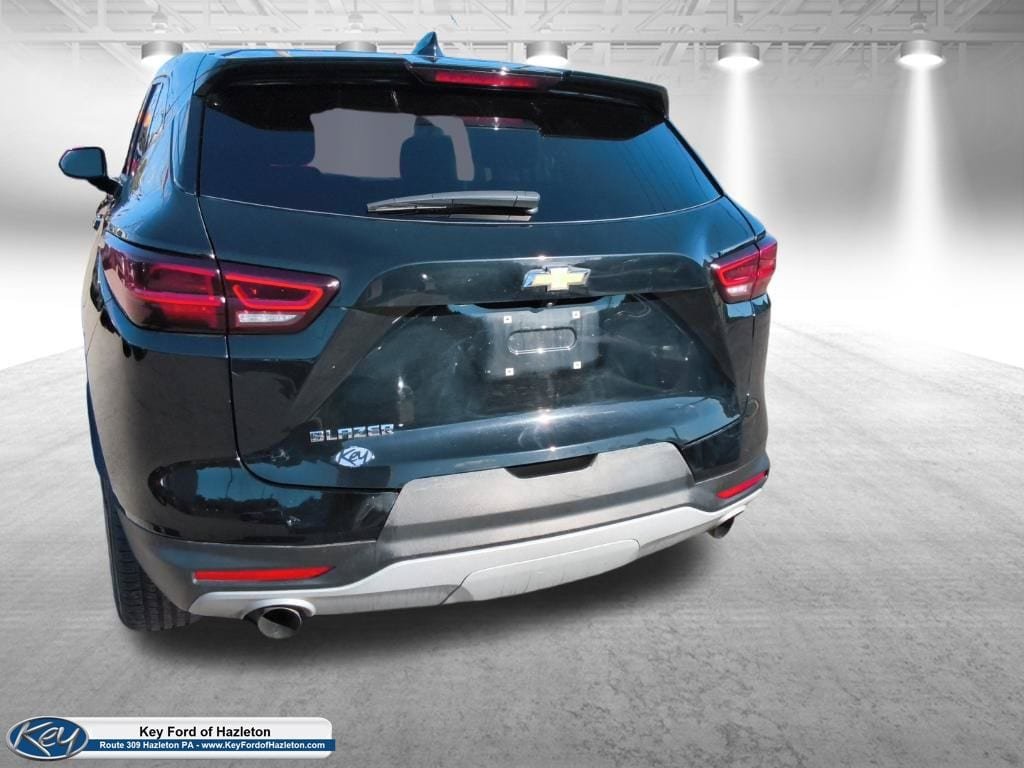Used 2025 Chevrolet Blazer LT FWD image 9
