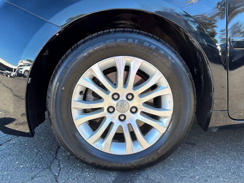 Used 2017 Toyota Sienna XLE image 10