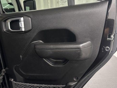 Used 2023 Jeep Wrangler Willys 4xe w/ Sun & Screen Package image 38