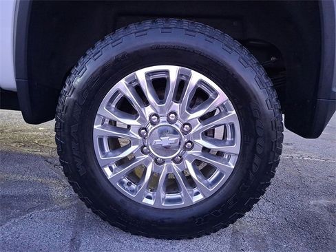 Used 2020 Chevrolet Silverado 3500 High Country w/ Technology Package image 32