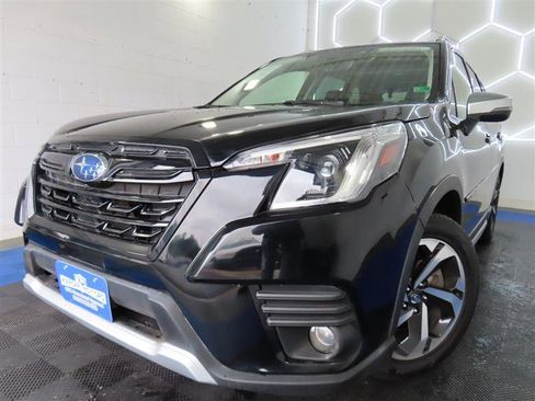Used 2022 Subaru Forester Touring image 1
