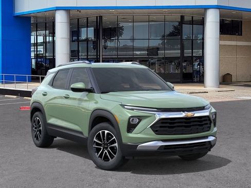 New 2026 Chevrolet TrailBlazer LT w/ Driver Confidence Package FWD image 7