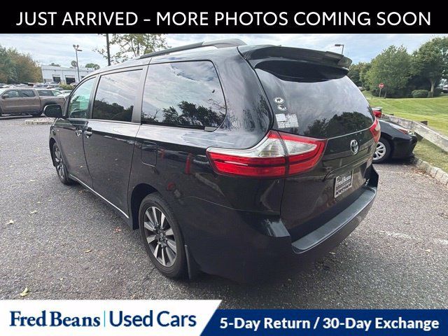 Used 2018 Toyota Sienna XLE w/ XLE Navigation Package AWD/4WD image 6