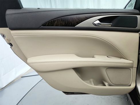 Used 2019 Lincoln MKZ Reserve image 23