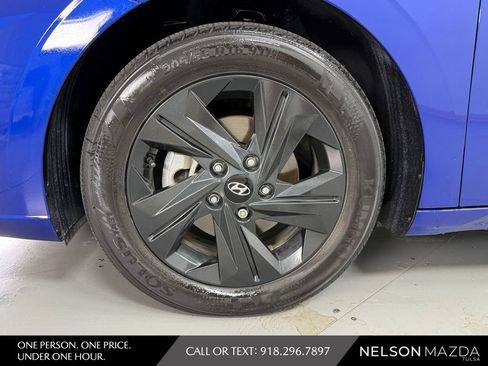 Used 2023 Hyundai Elantra Blue FWD image 11