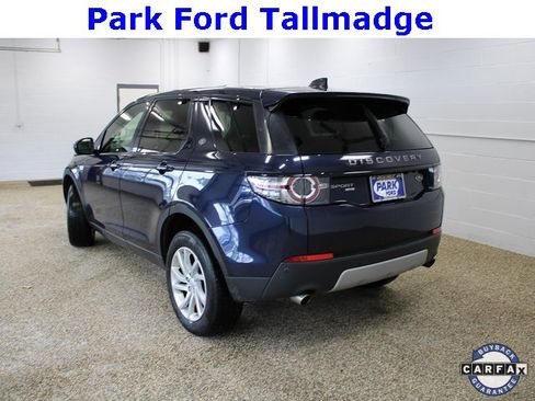 Used 2019 Land Rover Discovery Sport image 3