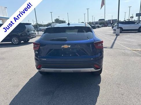Used 2024 Chevrolet Trax LT w/ Driver Confidence Package FWD image 4