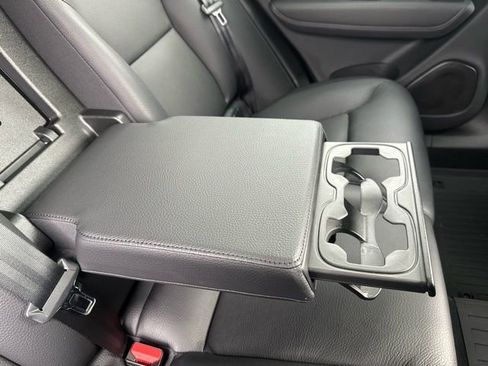 Used 2022 Volvo XC60 B5 Momentum w/ Climate Package image 30