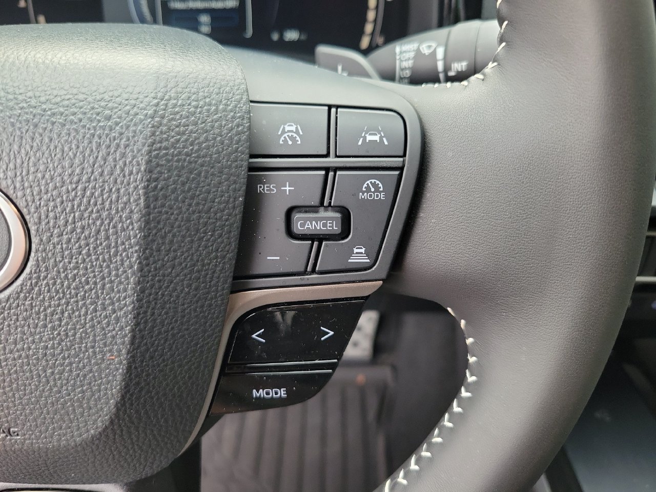 Used 2025 Toyota Camry SE FWD image 21