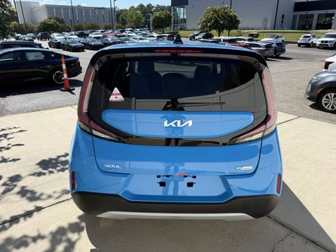 New 2025 Kia Soul EX image 3