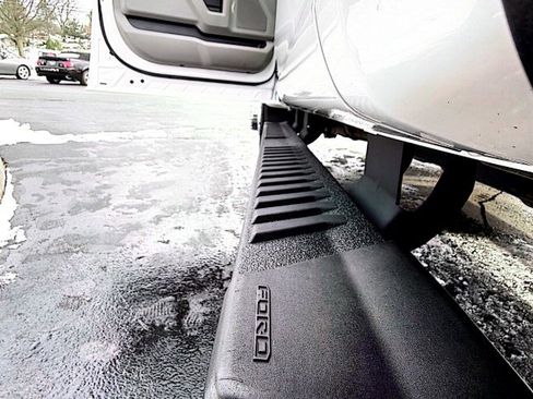 Used 2017 Ford F450 XLT w/ XLT Premium Package image 6