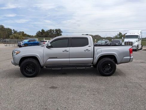 Used 2017 Toyota Tacoma SR5 w/ Tow Package image 7