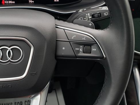 Used 2022 Audi Q8 Premium image 28
