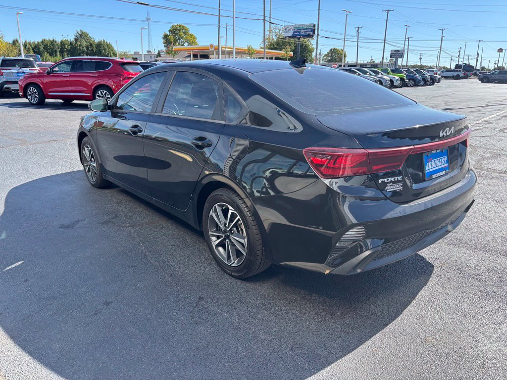 Used 2024 Kia Forte LXS w/ LXS Technology Package FWD image 7
