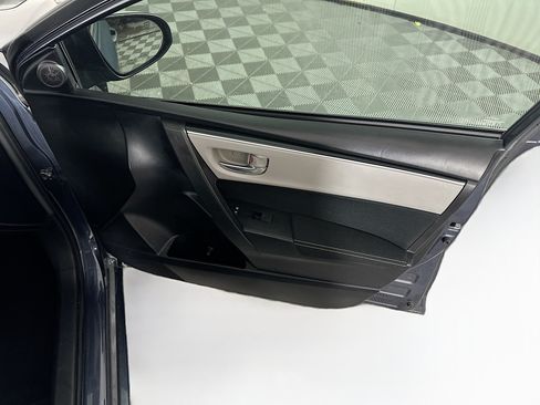 Used 2019 Toyota Corolla LE w/ Carpet Mat Package (TMS) FWD image 29