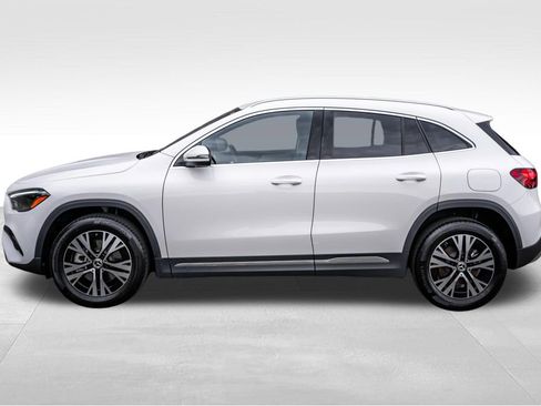 Used 2025 Mercedes-Benz GLA 250 4MATIC image 10