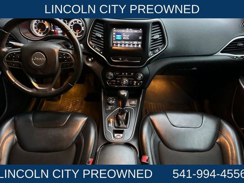 Used 2019 Jeep Cherokee Latitude Plus w/ Comfort/Convenience Group image 12