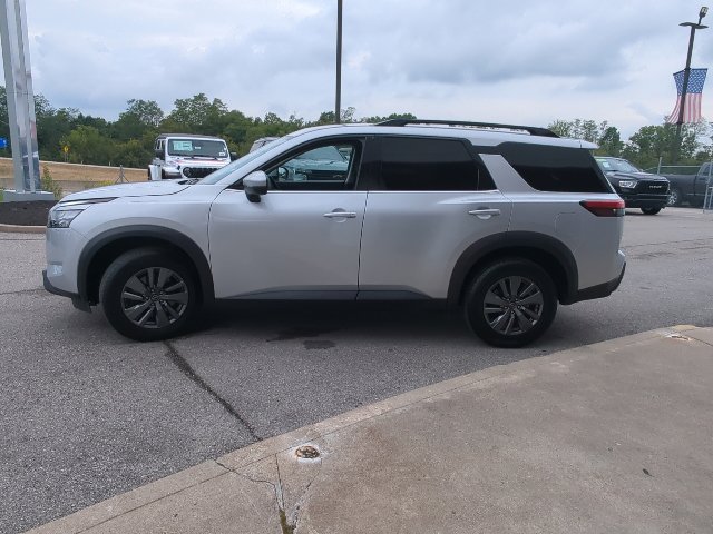 Used 2025 Nissan Pathfinder SV AWD/4WD image 28