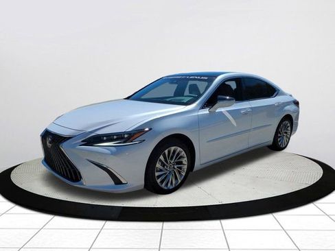Certified 2022 Lexus ES 350 Ultra Luxury w/ Accessory Package 2 FWD image 8