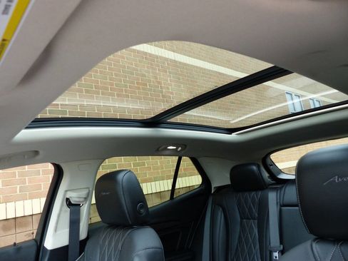 Used 2023 Buick Envision Avenir image 33