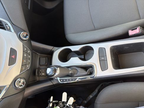 Used 2017 Chevrolet Cruze LS image 7