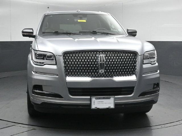 Certified 2023 Lincoln Navigator Reserve AWD/4WD image 2