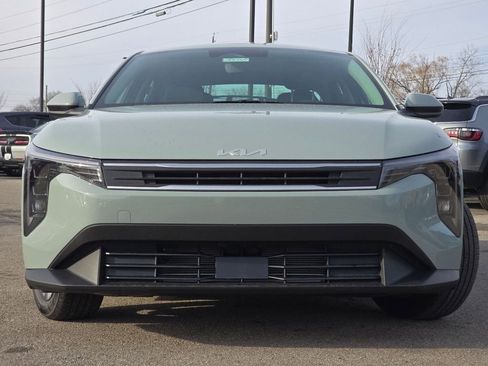 New 2025 Kia K4 LXS image 9