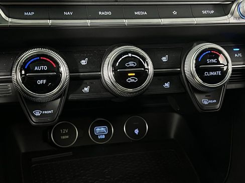 Used 2023 Genesis G70 2.0T w/ Sport Prestige Package image 18