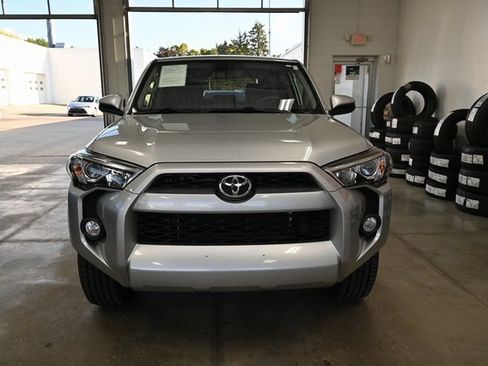 Used 2016 Toyota 4Runner SR5 image 2