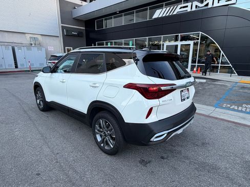 Used 2023 Kia Seltos S FWD image 3