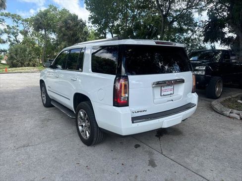 Used 2020 GMC Yukon Denali w/ Open Road Package AWD/4WD image 9