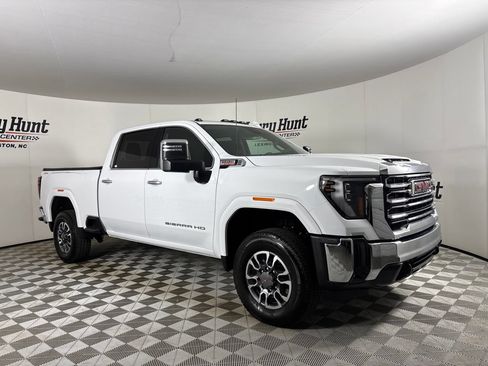 Used 2026 GMC Sierra 2500 SLT w/ SLT Convenience Package AWD/4WD image 3