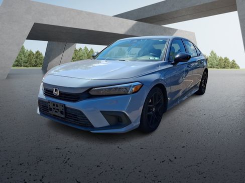 Used 2023 Honda Civic Sport image 2